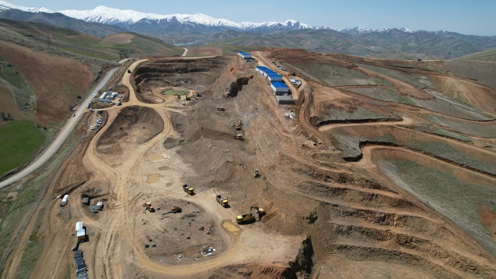 معادن کردستان هنوز به ظرفیت واقعی نرسیده‌اند؛ سهم ۴۲.۵ درصدی صمت از اقتصاد استان