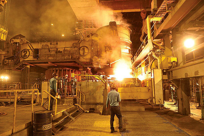 گام‌های نهایی حذف ناترازی برق در فولاد کاوه جنوب کیش از سال ۱۴۰۵