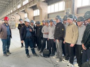 بازدید آموزشی دانش‌آموزان گرمه از شرکت آلومینای ایران