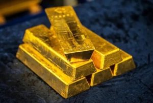 کاهش قیمت طلا در بازار جهانی با تقویت دلار