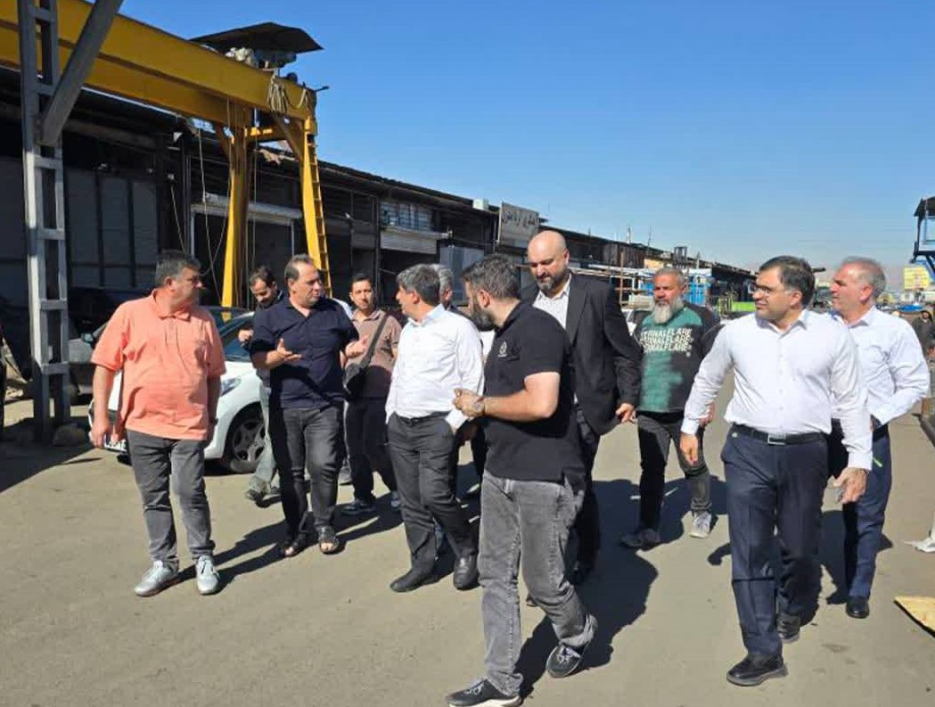 بازدید مدیرعامل فولاد مبارکه از بازار آهن