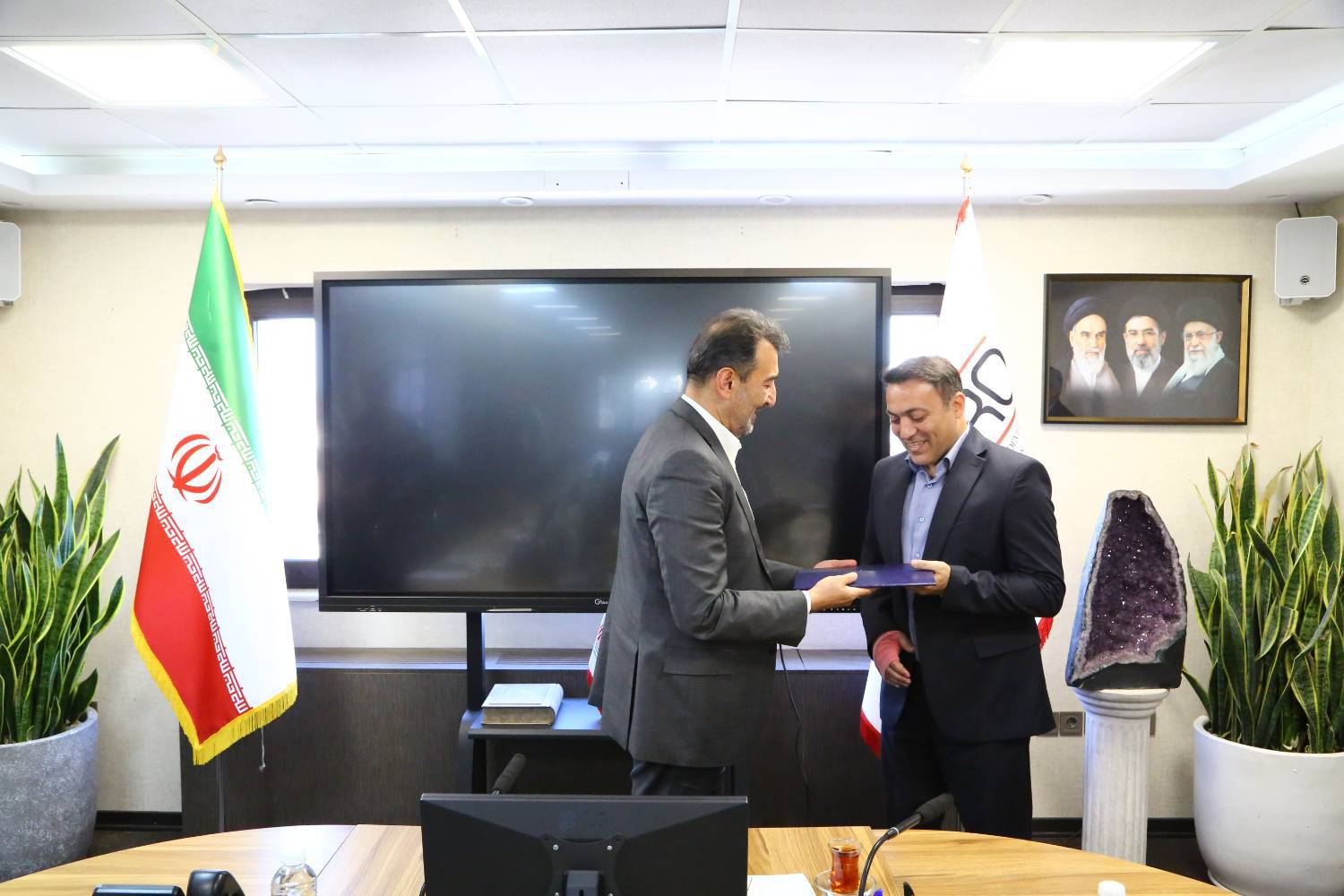 سمیعی‌نژاد 