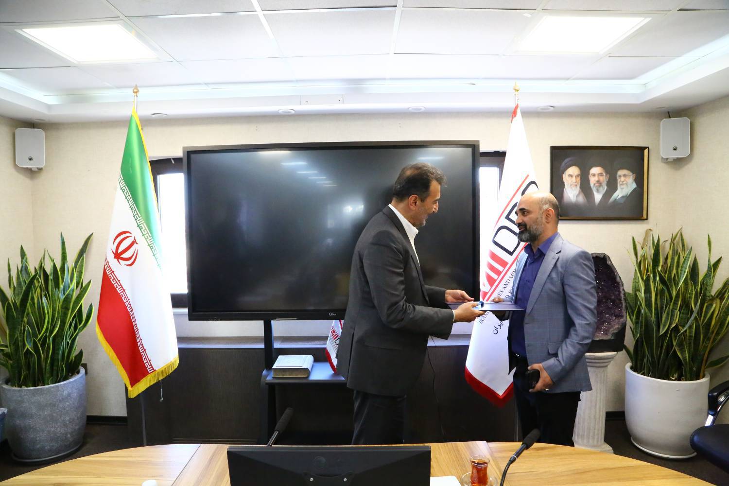 سمیعی‌نژاد 